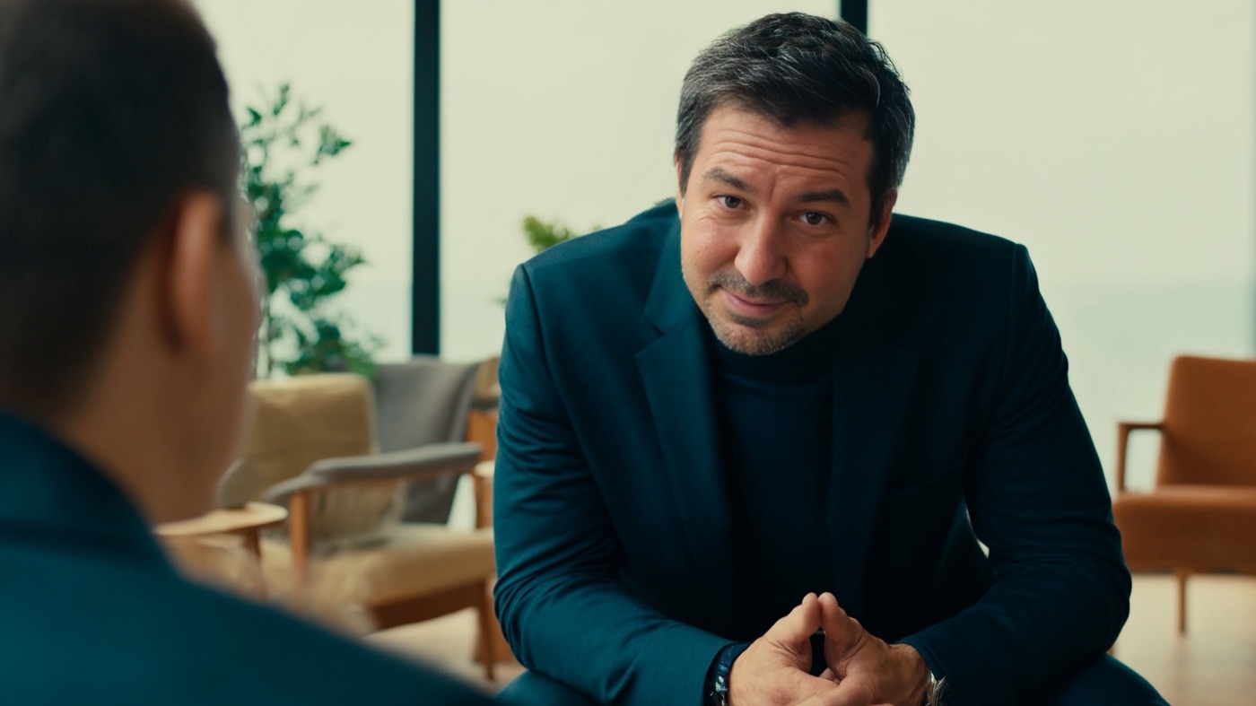 Anthony Lang in a one-on-one conversation during a mediation session